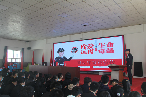 西宁私立高中